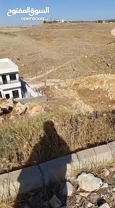 ارض للبيع في السلط الجبيهة