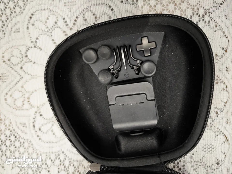 Xbox series X مع سماعت RAZER KAIRA FOR XBOXمع ايد Xbox Elite Wireless Controller Series 2 مع ادتين