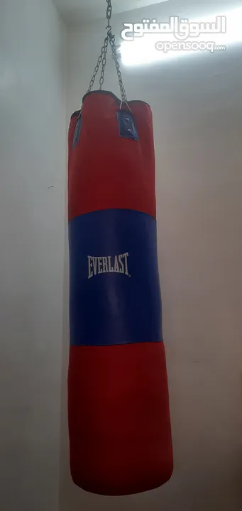 العرض لفترة محدودة!!  كيس ملاكمة قماش EVERLAST +اثنين رباط لحماية الأيدي عند الملاكمة +تعليقة كاملة