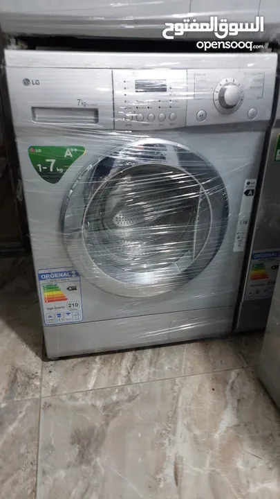 غسالات الجي 7 كيلو  100 دوره  شاشه رقميه  12 برنامج لون سلفر  مستعمل بحالة ممتازة