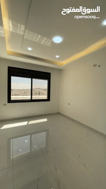 شقة مع روف في البنيات للبيع