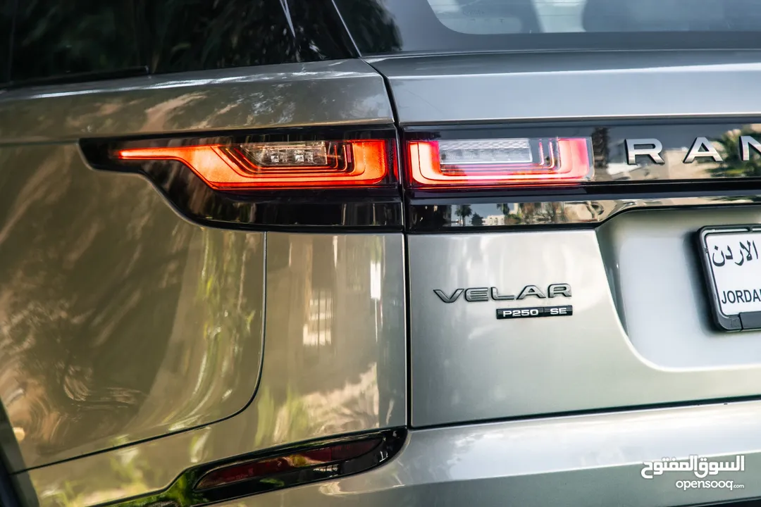 Range Rover Velar 2018 R Dynamic   السيارة وارد الشركة و قطعت مسافة 63,000 كم فقط