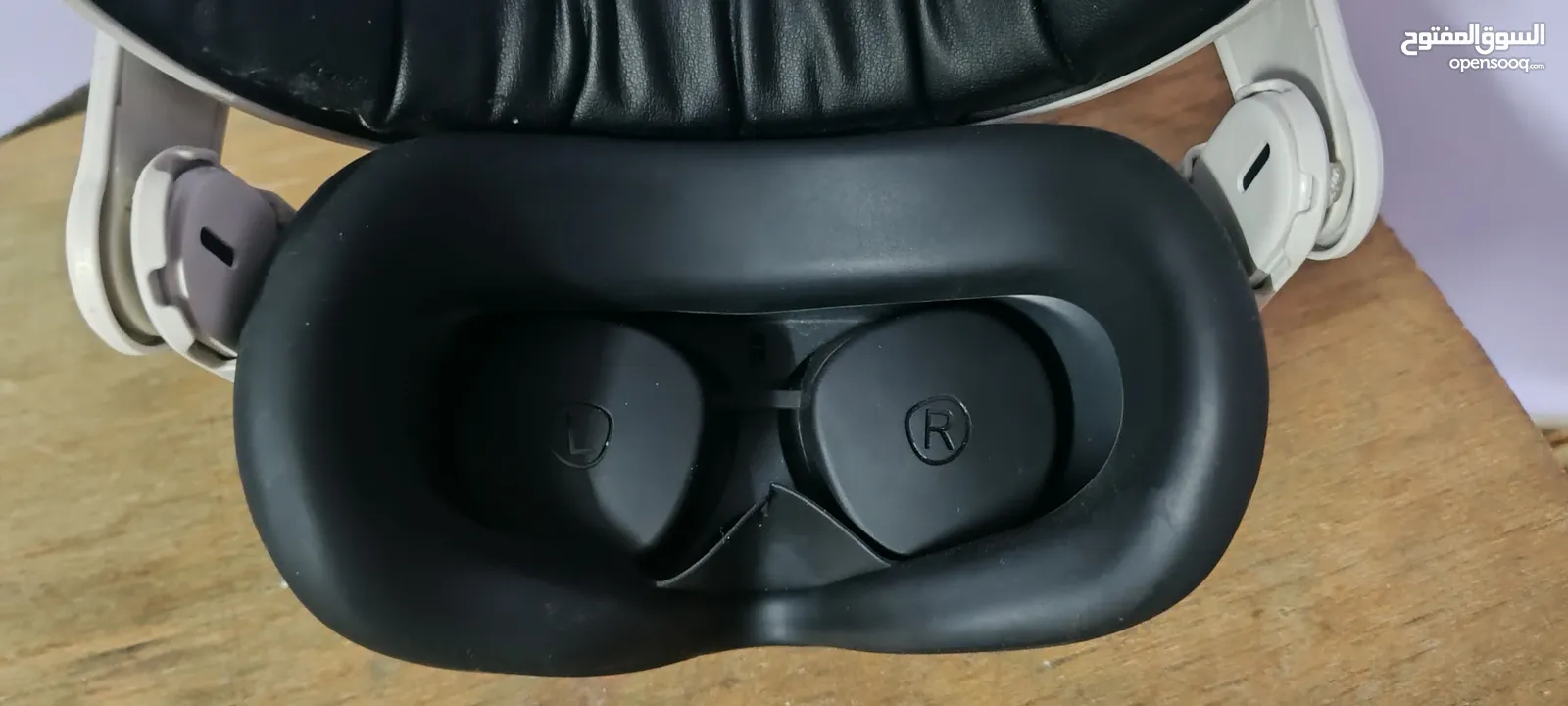 نظارة  VR OCULUS 2 استعمال خفيف اسبوع فقط مع كامل الاكسسوارات