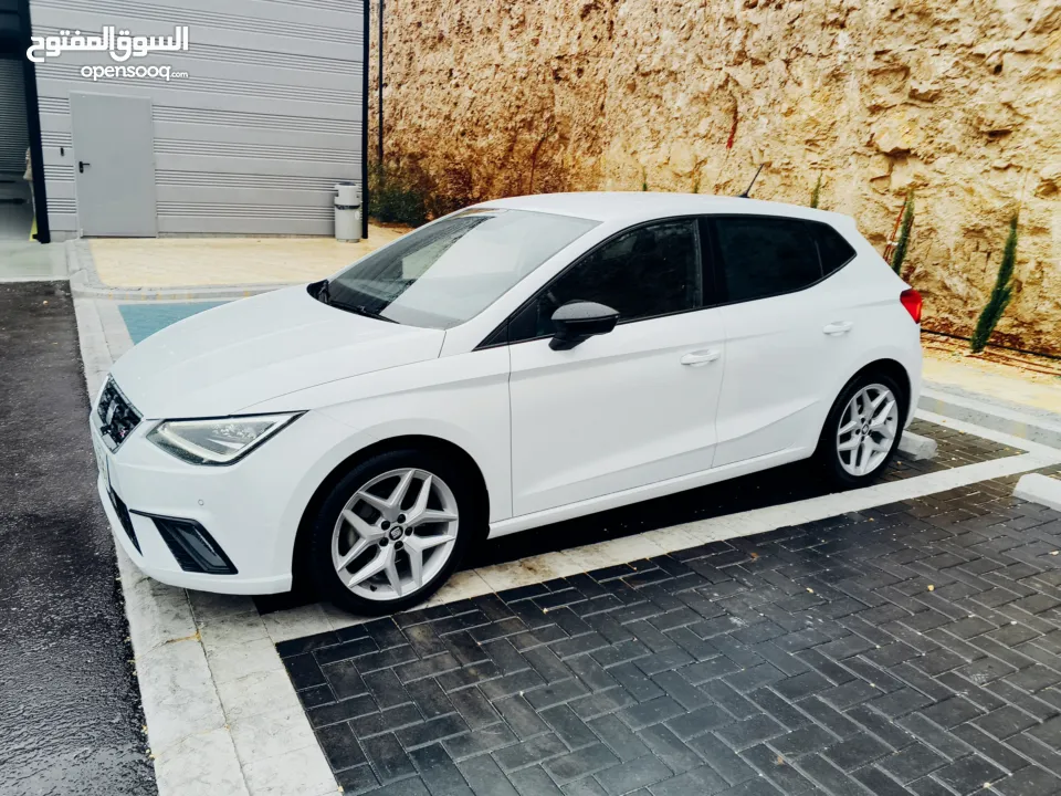 سيت ابيزا للبيع موديل 2022 SEAT lbizaFR بحالة الوكالة دهان شركة عداد قليل