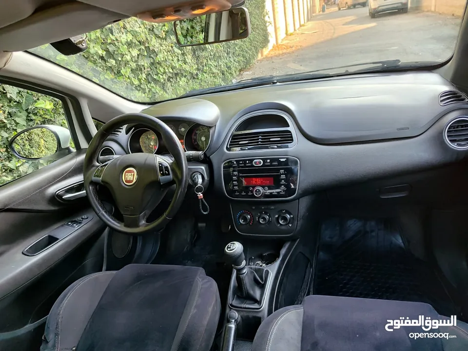 فيات بونتو .. طلاء الشركة