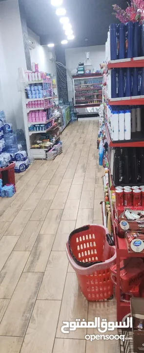 سوبر ماركت للبيع