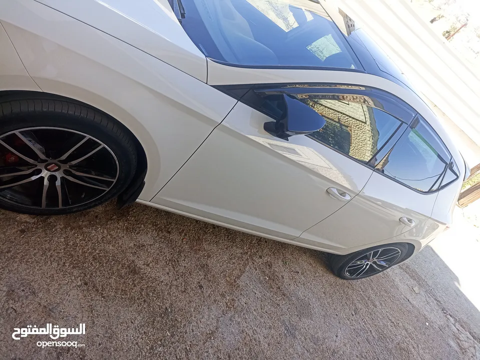 سيات ليون 2018للبيع