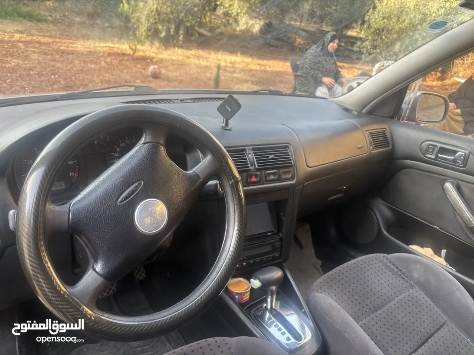 سيارة جولف موجودة في قبلان