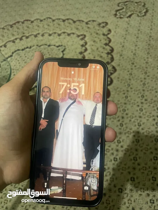 آيفون 12pro maxبحال الوكالة للتواصل على الواتس الرقم بل الوصف محطوط