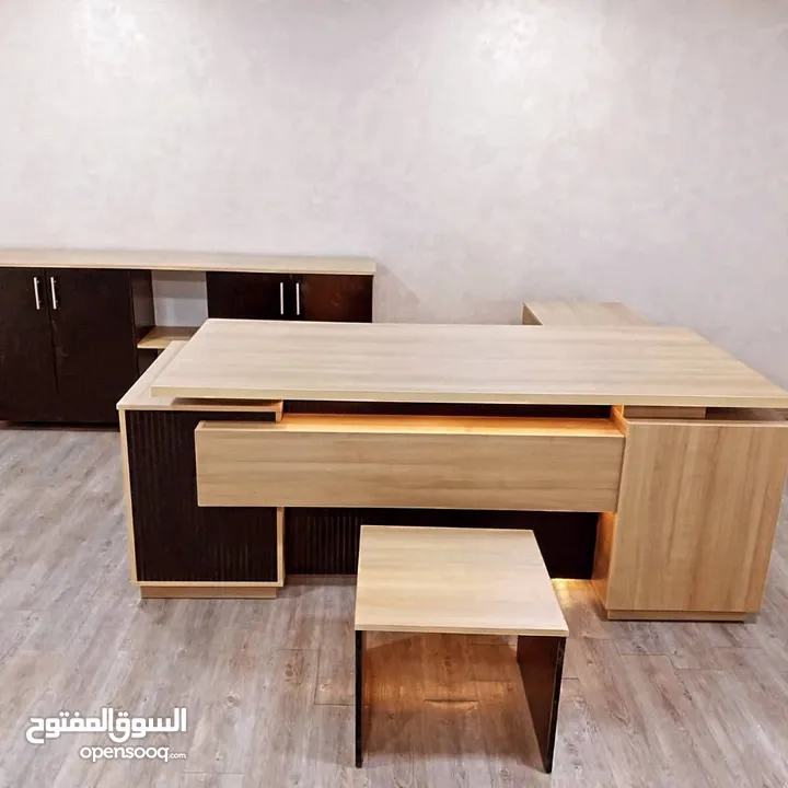 مكتب اداري 160*80 مع جانبية وطاولة وسط تفصيل خشب مستورد بسعر المنصع واعلى جودة وأقل الاسعار