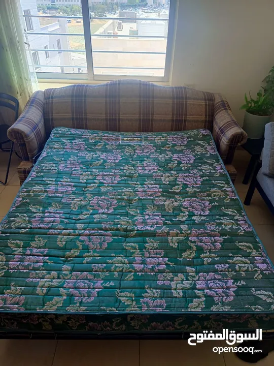 للبيع Sofabed بحالة ممتازه