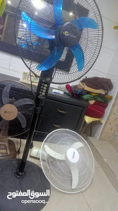 مراوح مستعمله  بحاله ممتازه مع الفحص سعر المروحه عشر دنانير