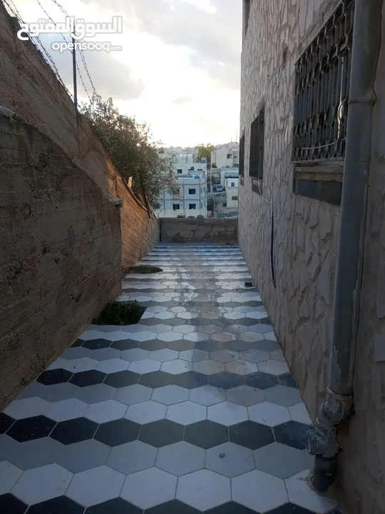 بيت مستقل طابقين للبيع