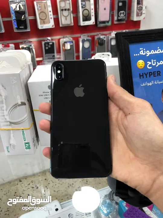 iphone xs max  مستخدم