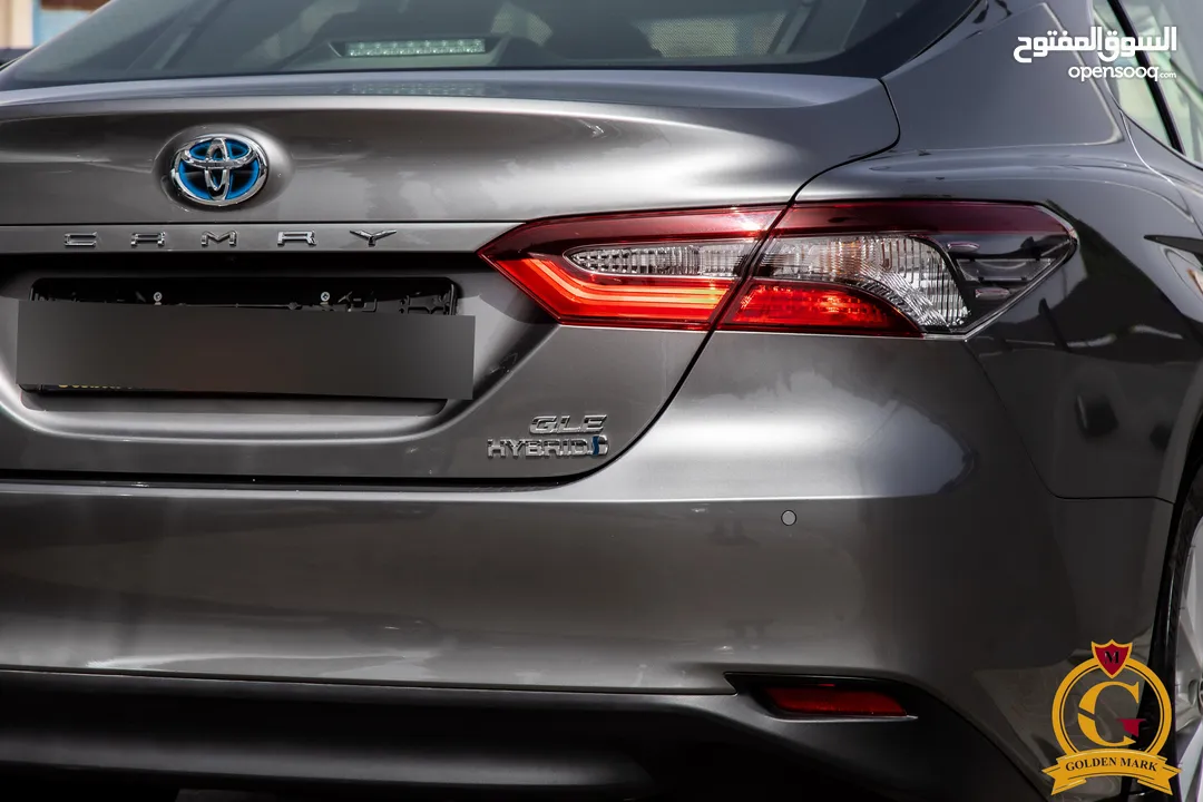 Toyota Camry Gle 2024  السيارة وارد و كفالة الشركة و قطعت 16,000 كيلو