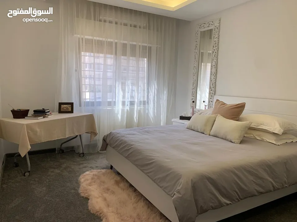 شقه مع روف من المالك مباشره بسعر مغري