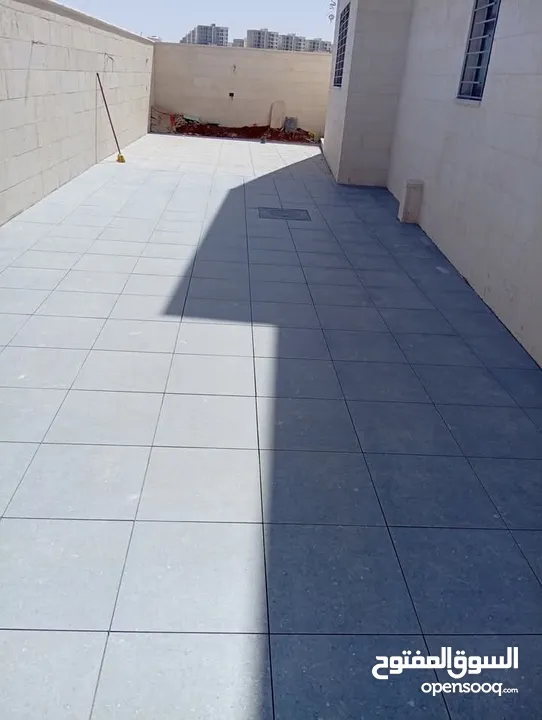 بليط وكافة أعمال السيراميك والرخام والجرانيت وبديل الرخام والخشب وكافة الصيانة الداخلية بكل مايلزم