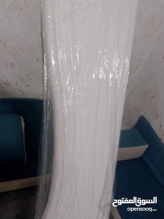 فرشه مقاومه لمرض الدسك مع تخت ابيض مقاومه ضد التعفن