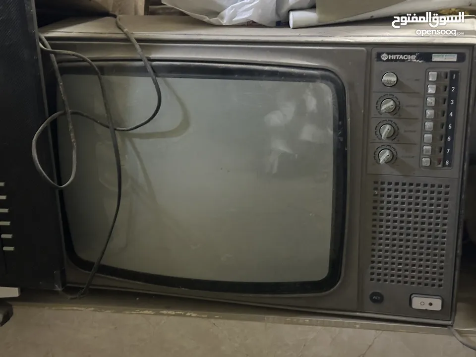 تلفزيون قديم على المنظور