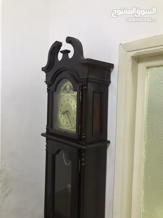 ساعة بندول ارتفاع 2 متر بحالة ممتازة