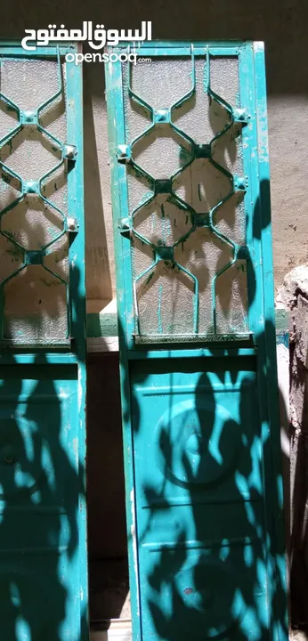 أبواب حديد وأبواب خشب