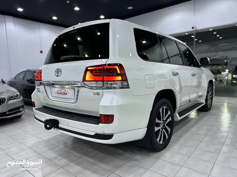 LAND CRUISER GXR V8 Grand Touring