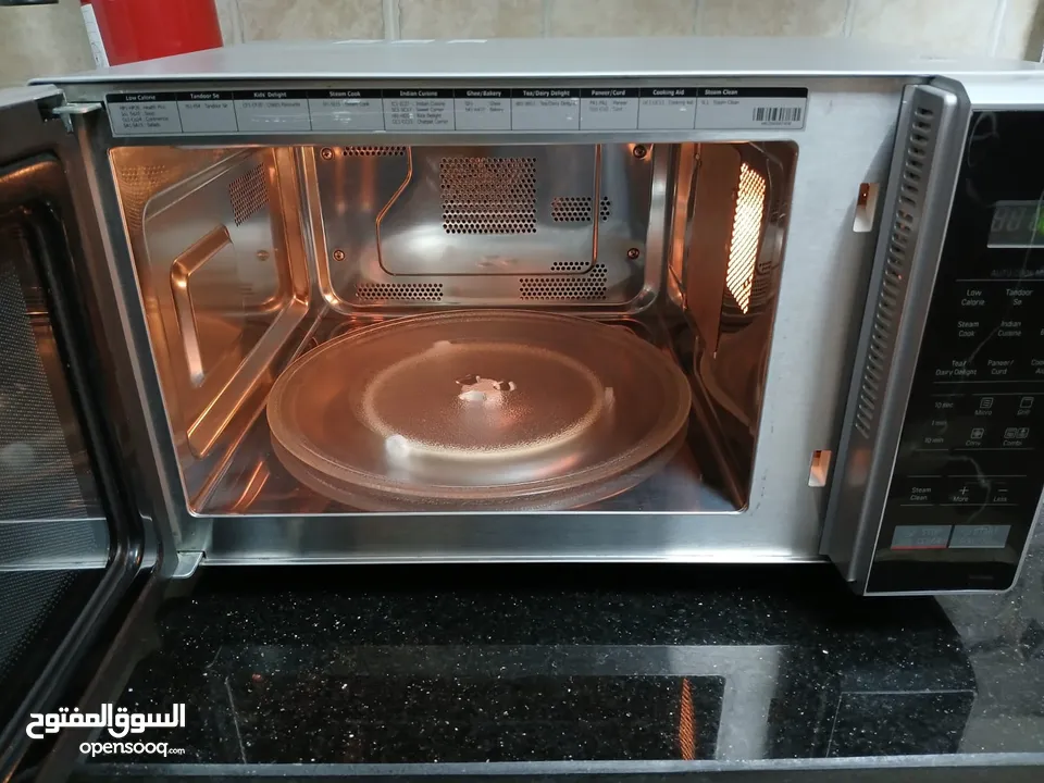 Samsung microwave بحالة ممتازة