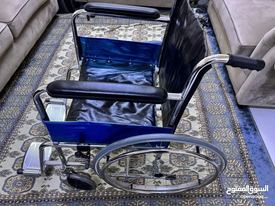 looks like brand new wheelchair