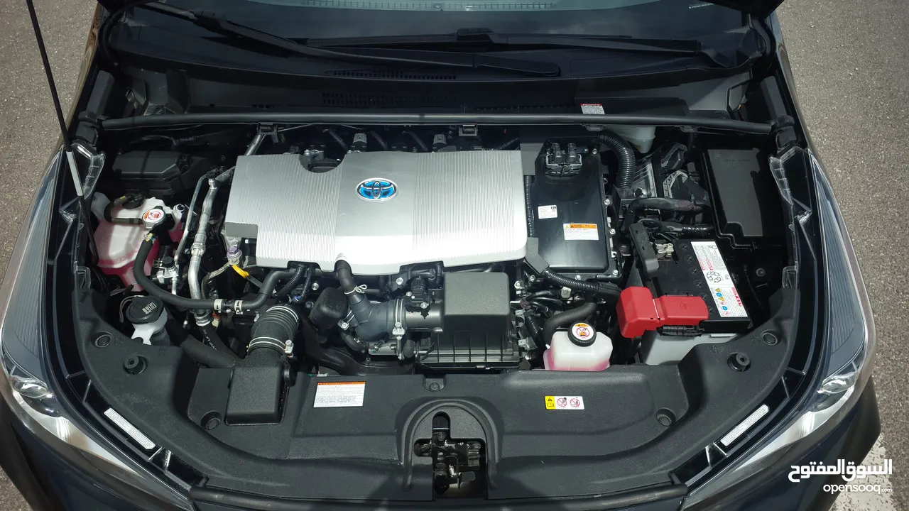 تويوتا بريوس 2022 XLE فحص كامل فل ما عدا الفتحة صنف بيرسونا TOYOTA PRIUS 2022 XLE FULLY LODED