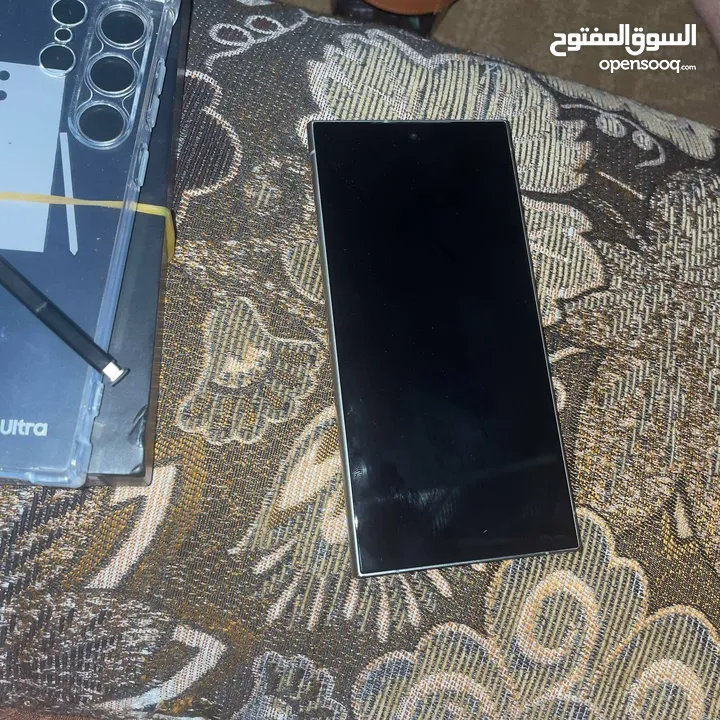 تلفون سامسونج جالكسي s24الترا كوبي للبيع بسعر مغري جداً جهاز وكاله بسعر 110 والله يبارك لصاحب