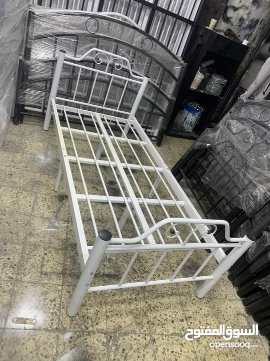 عروض على جميع أنواع الاسرة الحديد