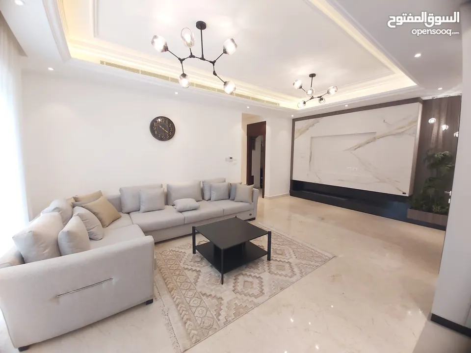 شقة ارضية مفروشة للايجار ثلاث غرف نوم جديدة في الدوار السابع