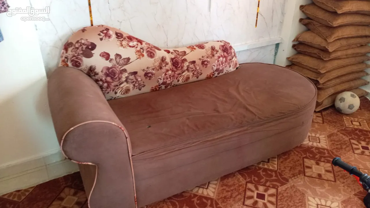 طقمين كنب مستعمل بحال الجديد.