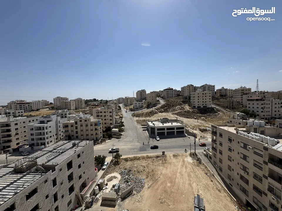 شقة فخمة طابق اخير + مع روف