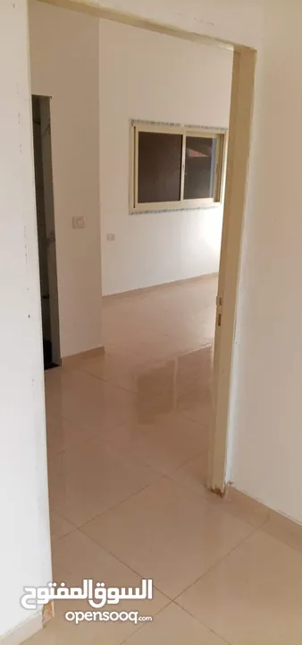 للبيع شقة مشطبة اولها شيك واخرها شيك