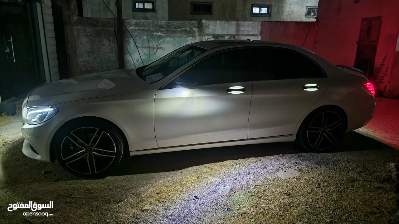 MERCEDEC BENZ C200 YEAR 2017 سيارة مميزة جدا جدا 6 انظمة قيادة السعر على الكاش فقط والسعر نهائي ..
