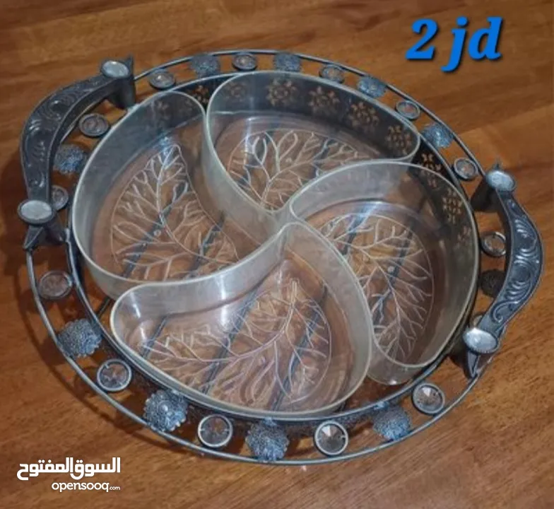 ادوات منزليه تراثيه . إبريق شاي،  سكريه وإبريق حليب، سيراميك، طلاء ملون  مضيفه