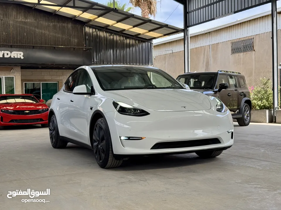 Tesla Model Y 2022 ( LONG RANGE DUAL MOTOR )  فحص الشريف  7 جيد  ، B+ اوتوسكور ايرباج مغلق غير مفتوح