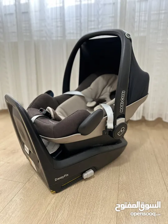 Baby car seat 0-12kg maxi-cosi with base