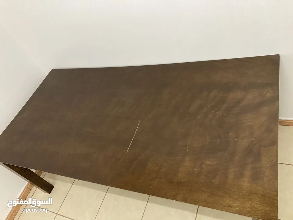 طاولة طعام خشب بدون كراسي