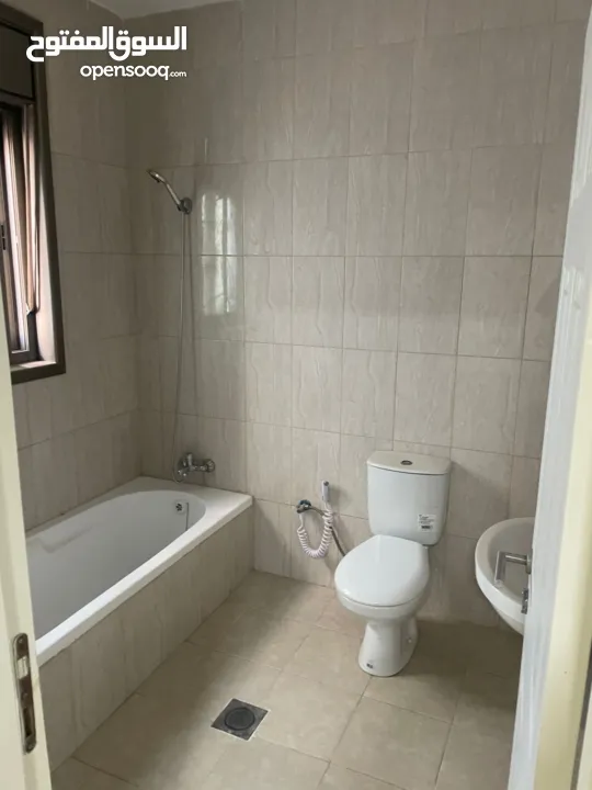 شقة غير مفروشة للايجار في الطيرة شارع الكرمل