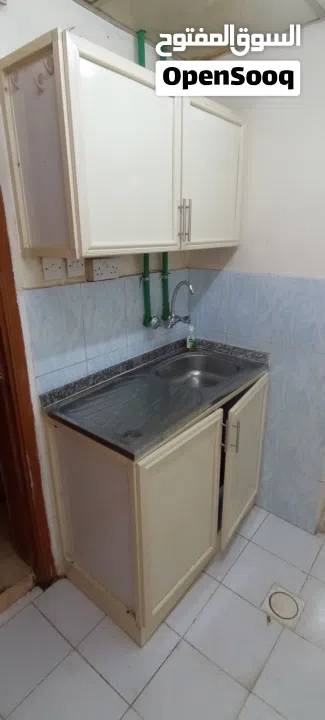 استوديو للإيجار منطقة المناصير القديمه شارع المدارس