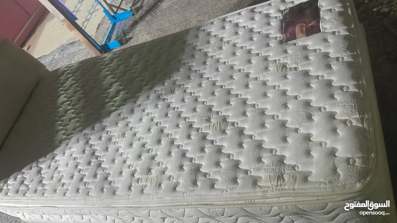 اثاث مستعمل مشكل وغرف نوم وكنب وخزائن وثلاجات ونثريات