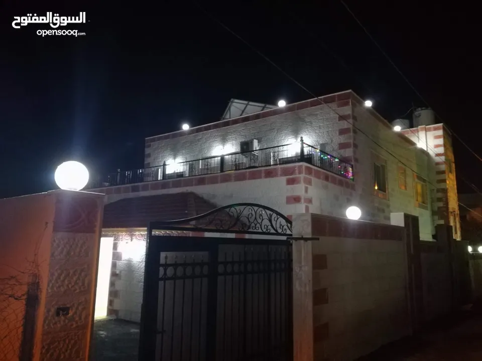 بيت مستقل شبه فيلا بمنطقة هادية وراقية التواصل واتس اب حصراً