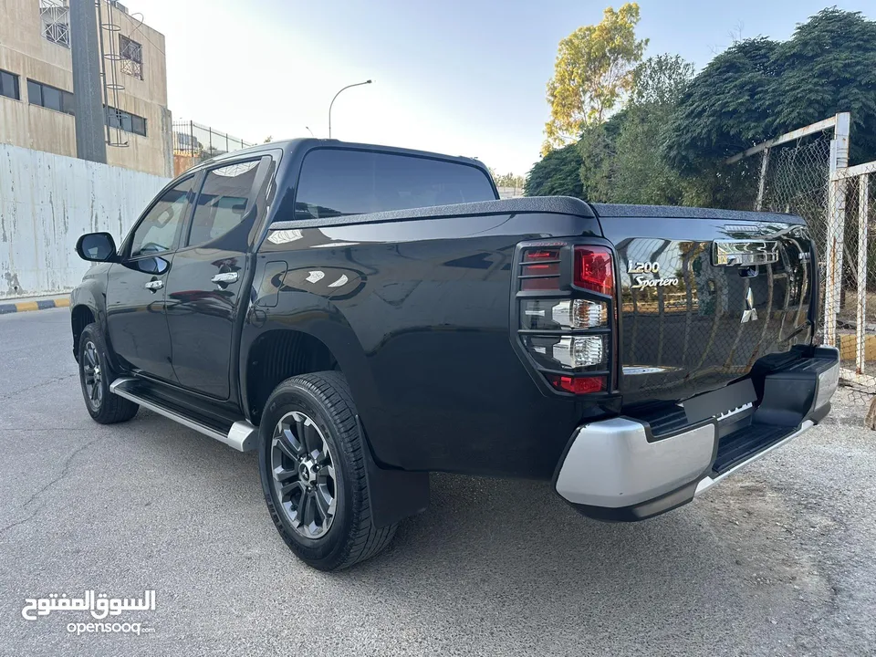ميتسوبيشي L200 سبورتيرو موديل 2022 وارد الشركة أعلى صنف مع ديفلوك مالك واحد للبيع