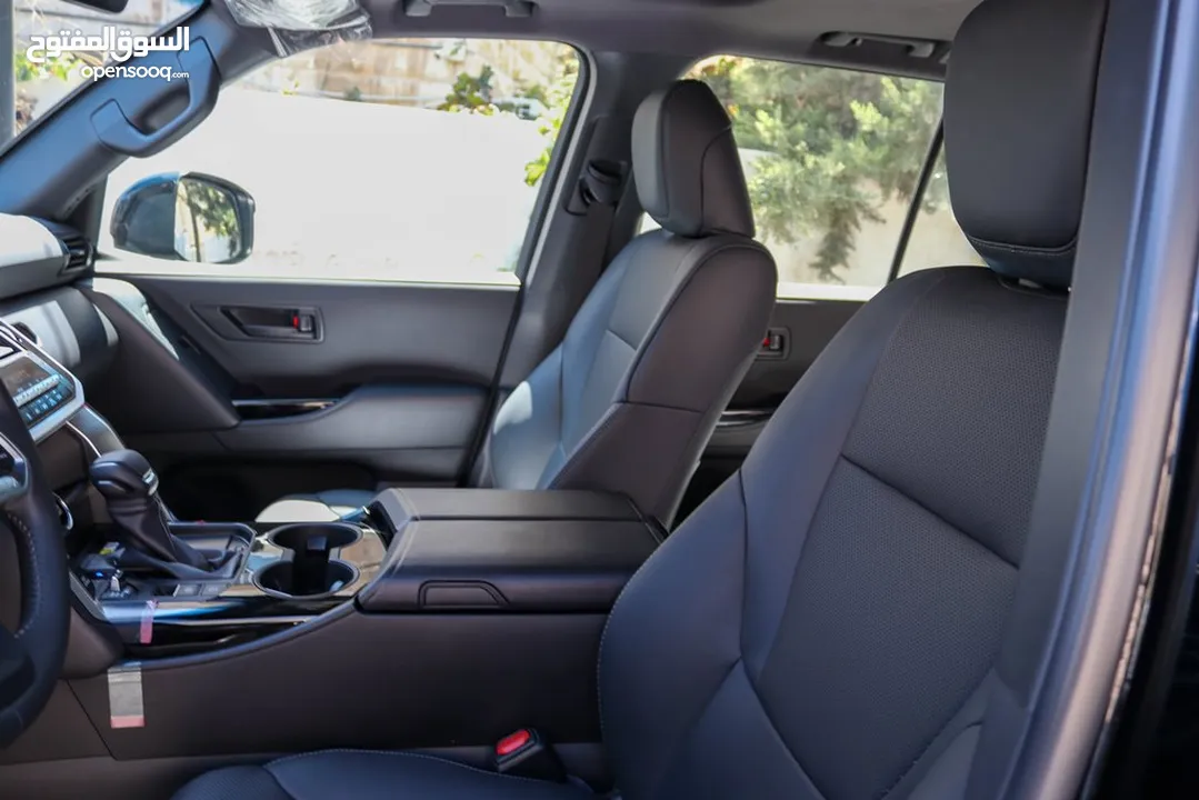 TOYOTA LAND CRUISER 300 GXR V6 موديل 2024 للبيع