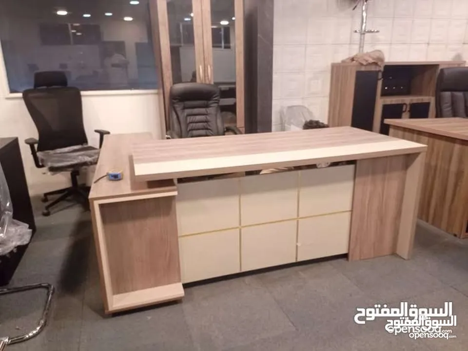 مكتب مدير قياس 180سم +جانبية +طاولة هديه مع كل مكتب لامينيت  اثاث مكتبي