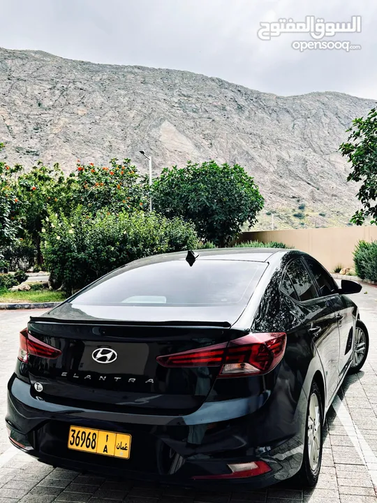 Hyundai Elantra SE 2.0 2019 model