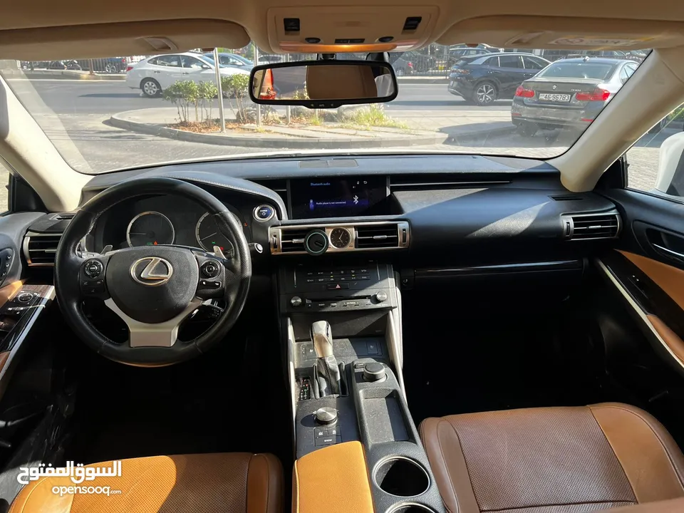 لكزس Lexus IS300h 2016