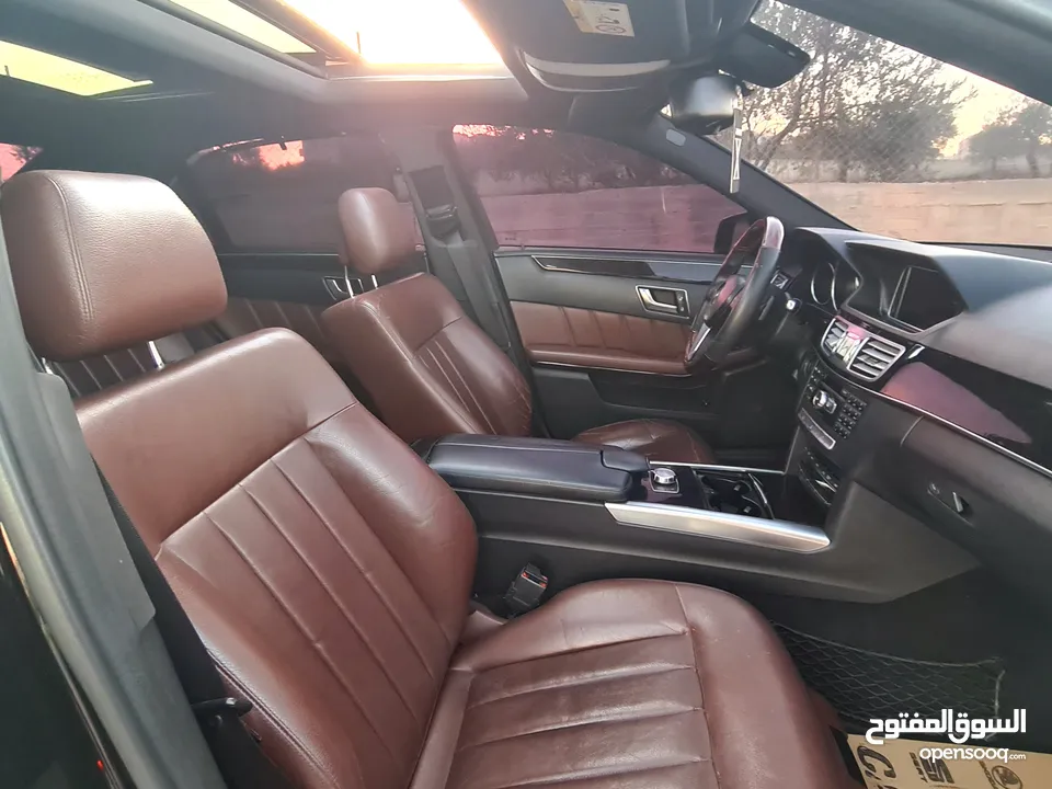 Mercedes Benz E200 / W212  فل إضافات مع بانوراما / صالون جلد بني عداد حقيقي 102,000 K.M / فحص نخب